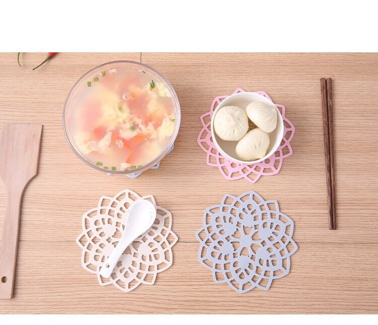 Fabricdirect Nordic style heat insulation hollow out flower Shaped anti-ironing Cup Mat Table non-slip Pad wholesale Spot Fabricdirect Nordic style heat insulation hollow out flower Shaped anti-ironing Cup Mat Table non-slip Pad wholesale Spot