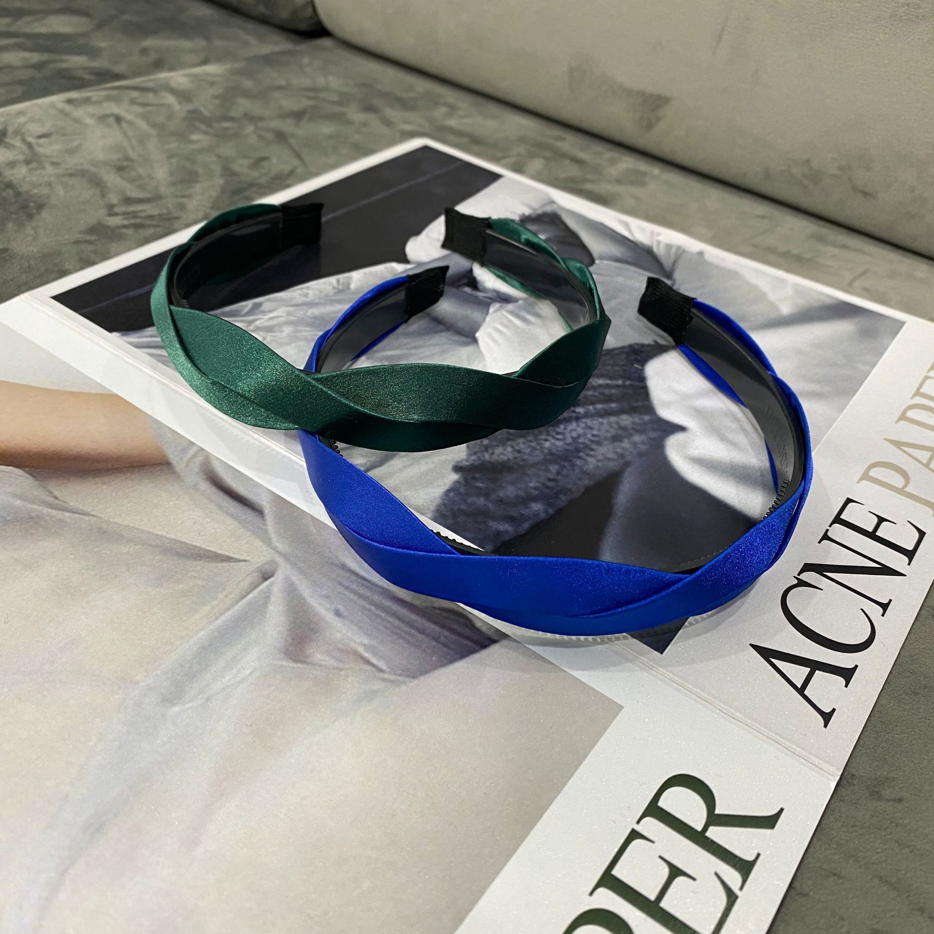 Korean Dongdaemun Ins Internet Celebrity Same Boutique Women&#039;s Retro Easy Matching Simple Wave Headband Non-Slip Hair Band