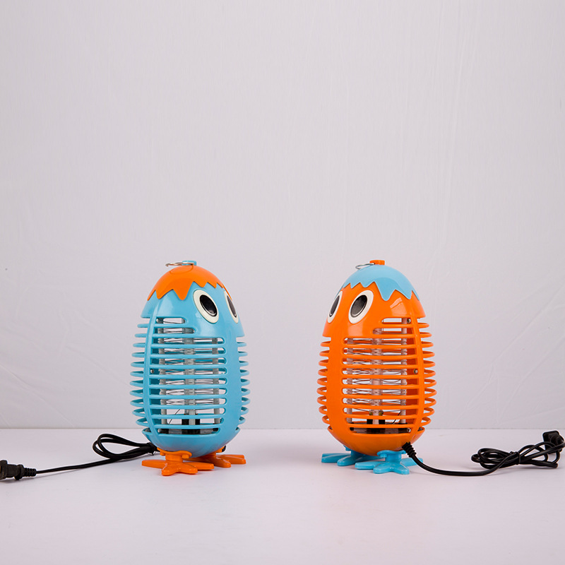 The cartoon penguin shocked the mosquito killer lamp home with no radiation.