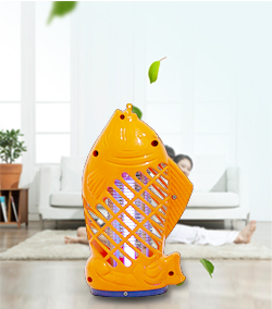 The cartoon penguin shocked the mosquito killer lamp home with no radiation. The cartoon penguin shocked the mosquito killer lamp home with no radiation.