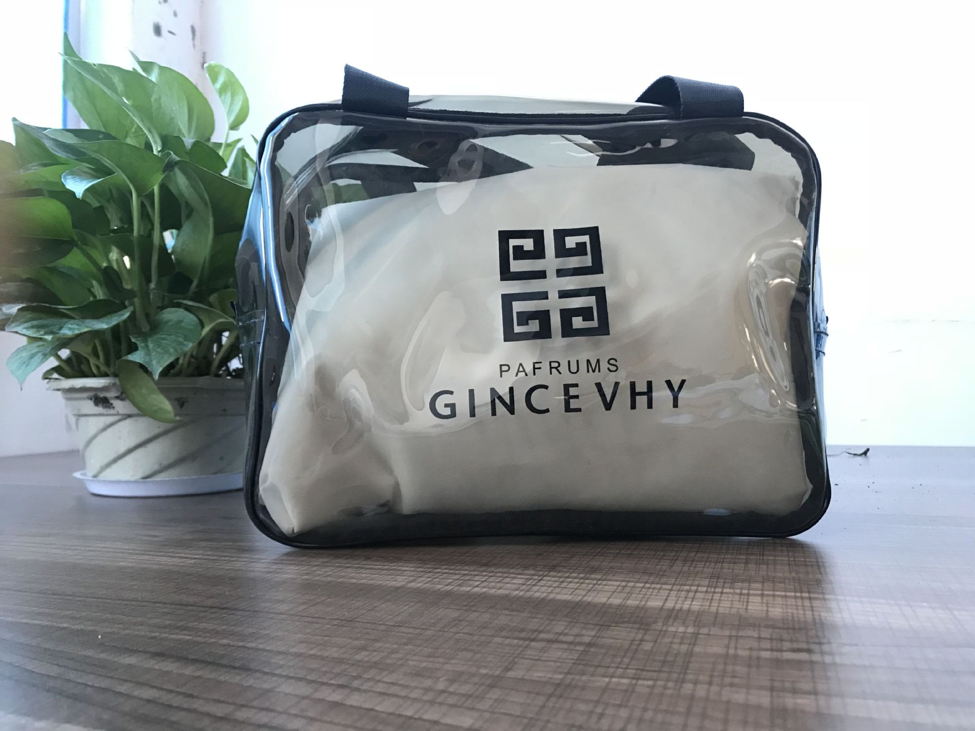 Waterproof PVC Cosmetic Bag Large Capacity Travel Storage Bag PVC Transparent Wash Bag Beach Bag