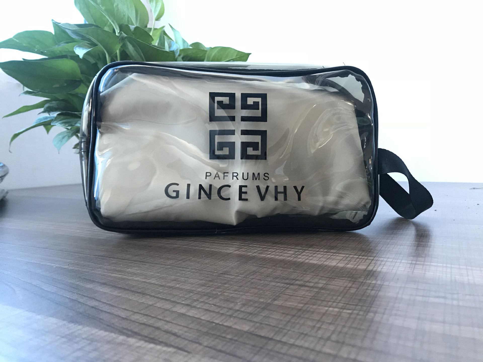 Waterproof PVC Cosmetic Bag Large Capacity Travel Storage Bag PVC Transparent Wash Bag Beach Bag