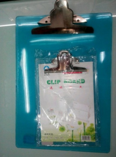 A4-shaped clamp blue transparent plastic clip Butterfly lever Clipboard clip business writing A4-shaped clamp blue transparent plastic clip Butterfly lever Clipboard clip business writing