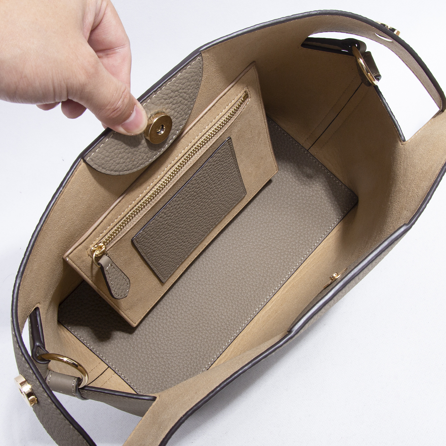 2022 Export to France Foreign Trade Niche Swan Baotou Layer Litchi Pattern Cowhide Tote Half-Handmade Commuter Women's Bag 2022 Export to France Foreign Trade Niche Swan Baotou Layer Litchi Pattern Cowhide Tote Half-Handmade Commuter Women's Bag