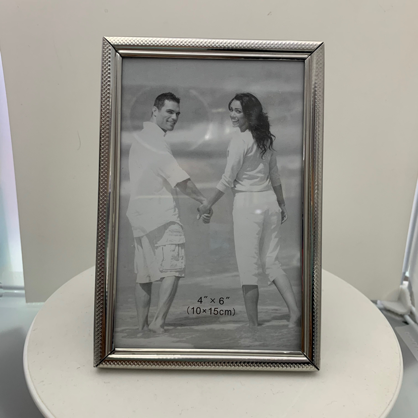 Triangle Stainless Steel Silver Density Plate Backboard Creative Decoration Home Decorative Gift Photo Metal Photo Frame Triangle Stainless Steel Silver Density Plate Backboard Creative Decoration Home Decorative Gift Photo Metal Photo Frame