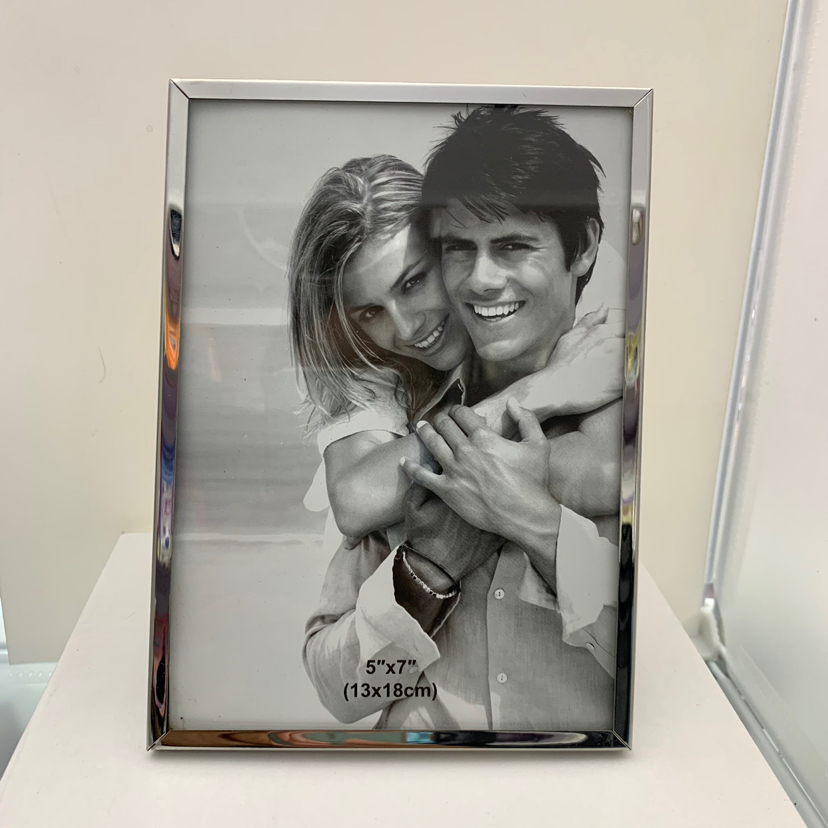 Triangle Stainless Steel Silver Density Plate Backboard Creative Decoration Home Decorative Gift Photo Metal Photo Frame Triangle Stainless Steel Silver Density Plate Backboard Creative Decoration Home Decorative Gift Photo Metal Photo Frame
