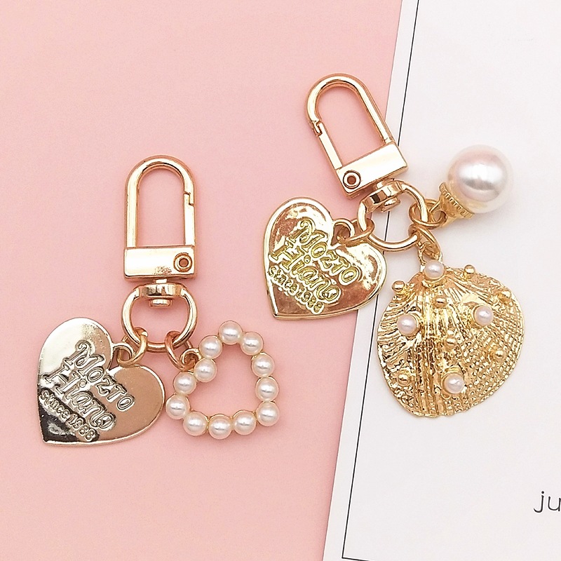 Key buckle Cute Pearl Shell Keychain Pendant Ins Metal Ornament Little Creative Gifts AirPods Pendant Wholesale