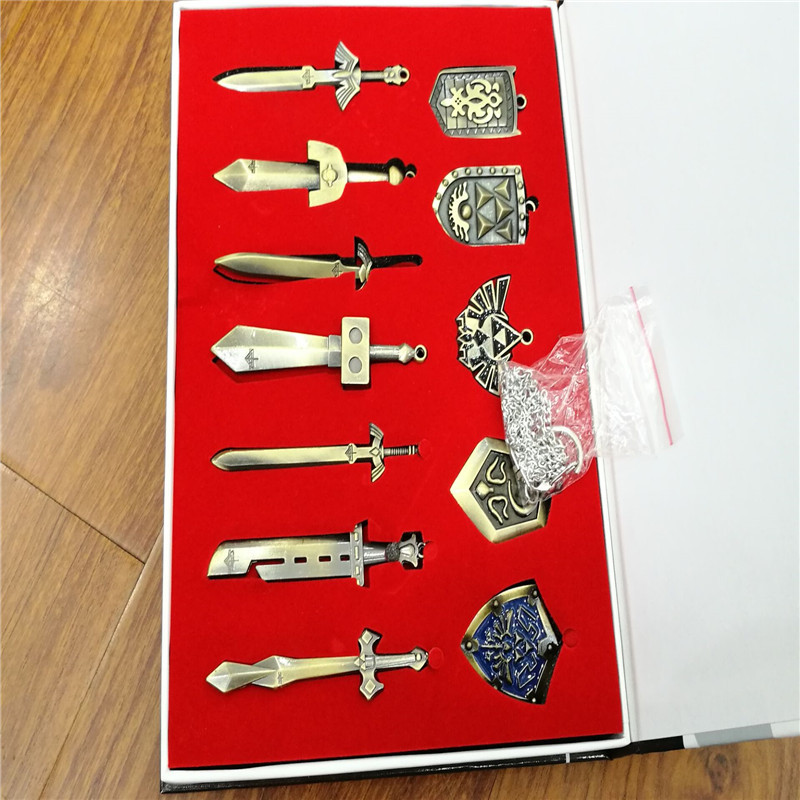 Legend of Zelda Set Sky Sword Linke Weapon Necklace Keychain 11-Piece Suit
