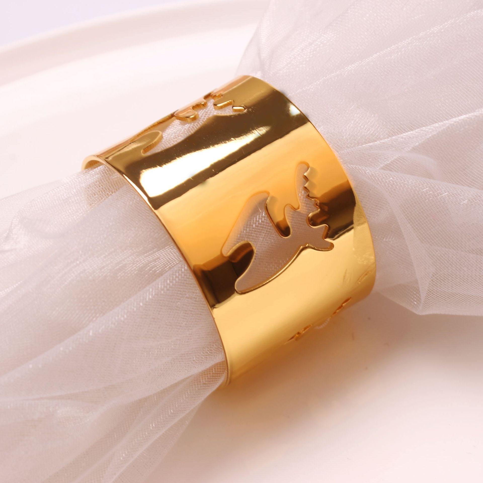 New Fashion Christmas Festival DiningTable Decoration Snowflake Napkin Ring Deer Napkin Ring Christmas Tree Napkin Ring