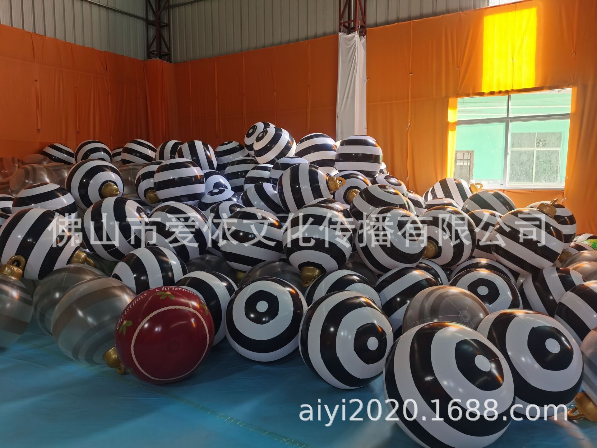Christmas Jewelry Ball Outdoor Fun Holiday Atmosphere Crafts PVC Inflatable Toy Ball Independent Station Cross-Border Hot Christmas Jewelry Ball Outdoor Fun Holiday Atmosphere Crafts PVC Inflatable Toy Ball Independent Station Cross-Border Hot