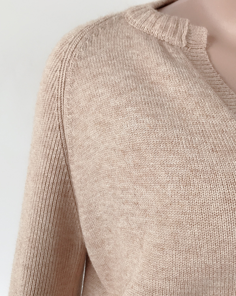 Amazon hot style sweater, v-neck, trumpet sleeve sweater