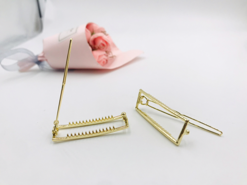 Simple Hair Clip Clasp Bang Clip Top Clip Side Clip Metal Hollow Geometric Triangle Back Head Frog Buckle Headdress Simple Hair Clip Clasp Bang Clip Top Clip Side Clip Metal Hollow Geometric Triangle Back Head Frog Buckle Headdress