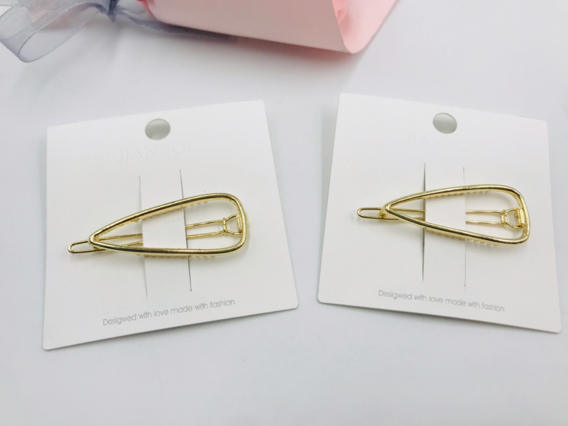 Simple Hair Clip Clasp Bang Clip Top Clip Side Clip Metal Hollow Geometric Triangle Back Head Frog Buckle Headdress Simple Hair Clip Clasp Bang Clip Top Clip Side Clip Metal Hollow Geometric Triangle Back Head Frog Buckle Headdress
