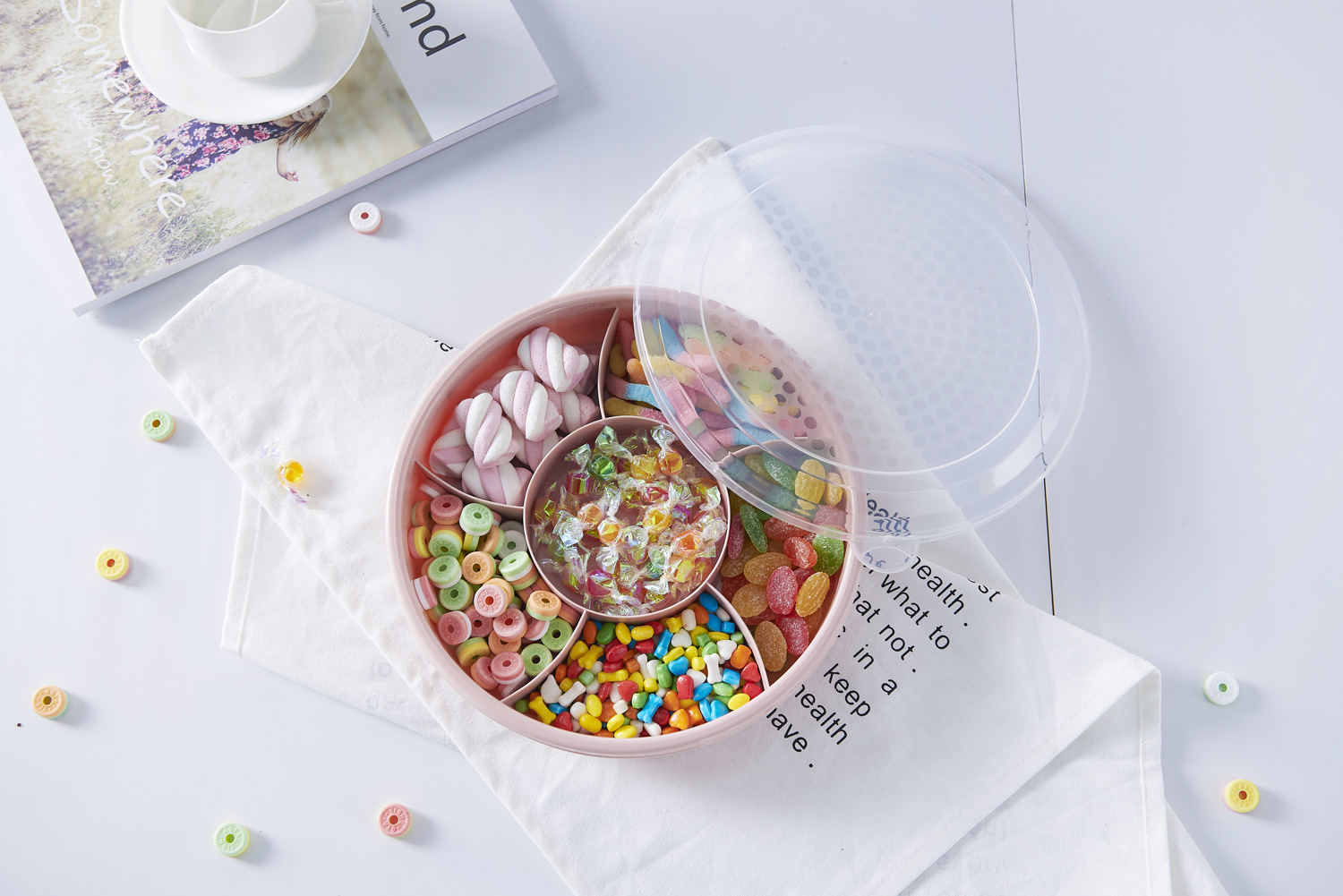 Covered Compartment Candy Box European Style Living Room Fruit Snack Storage Box Plastic Wedding Dried Fruit Tray Covered Compartment Candy Box European Style Living Room Fruit Snack Storage Box Plastic Wedding Dried Fruit Tray