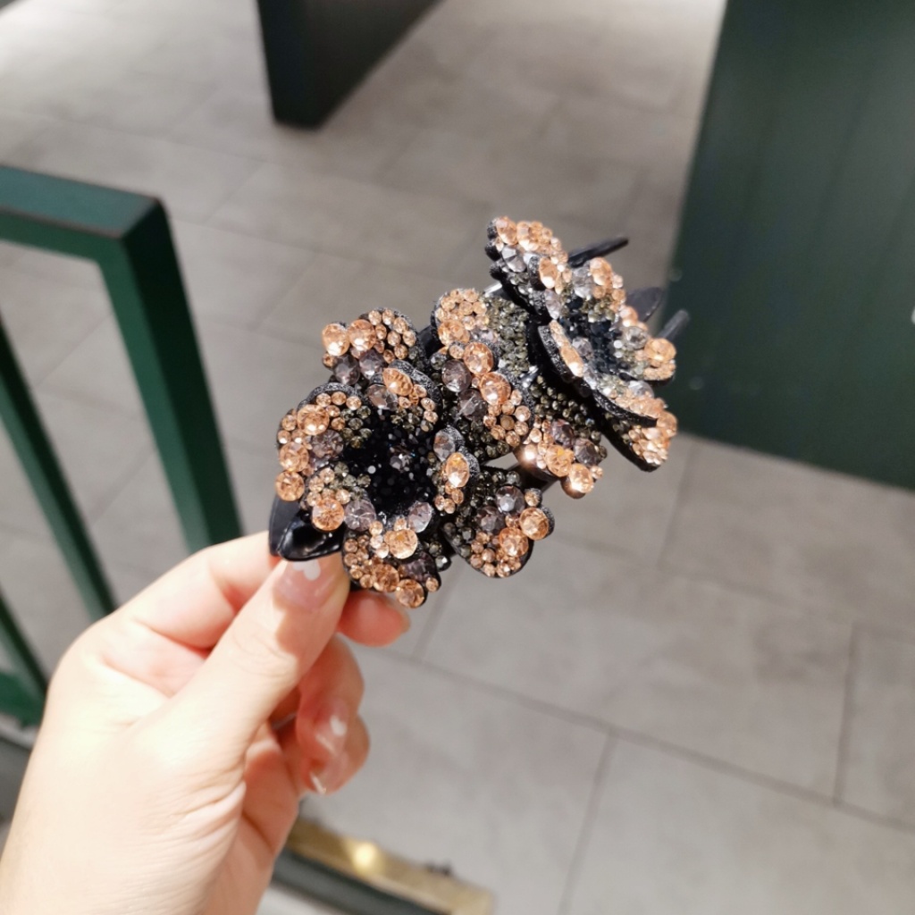 Barrettes Female Korean Duckbill Clip Headdress Tie up the Hair Back Head Large Updo Hair Claw Rhinestone Hairpin Flower Top Barrettes Female Korean Duckbill Clip Headdress Tie up the Hair Back Head Large Updo Hair Claw Rhinestone Hairpin Flower Top