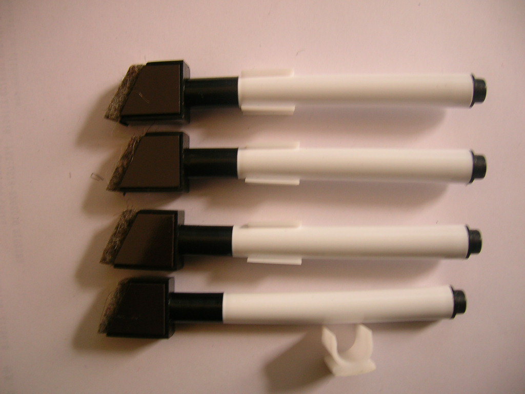 Manufacturers Whiteboard pen pen holder, pencil holder pen accessories plastic clip clasp 4.8*1.3