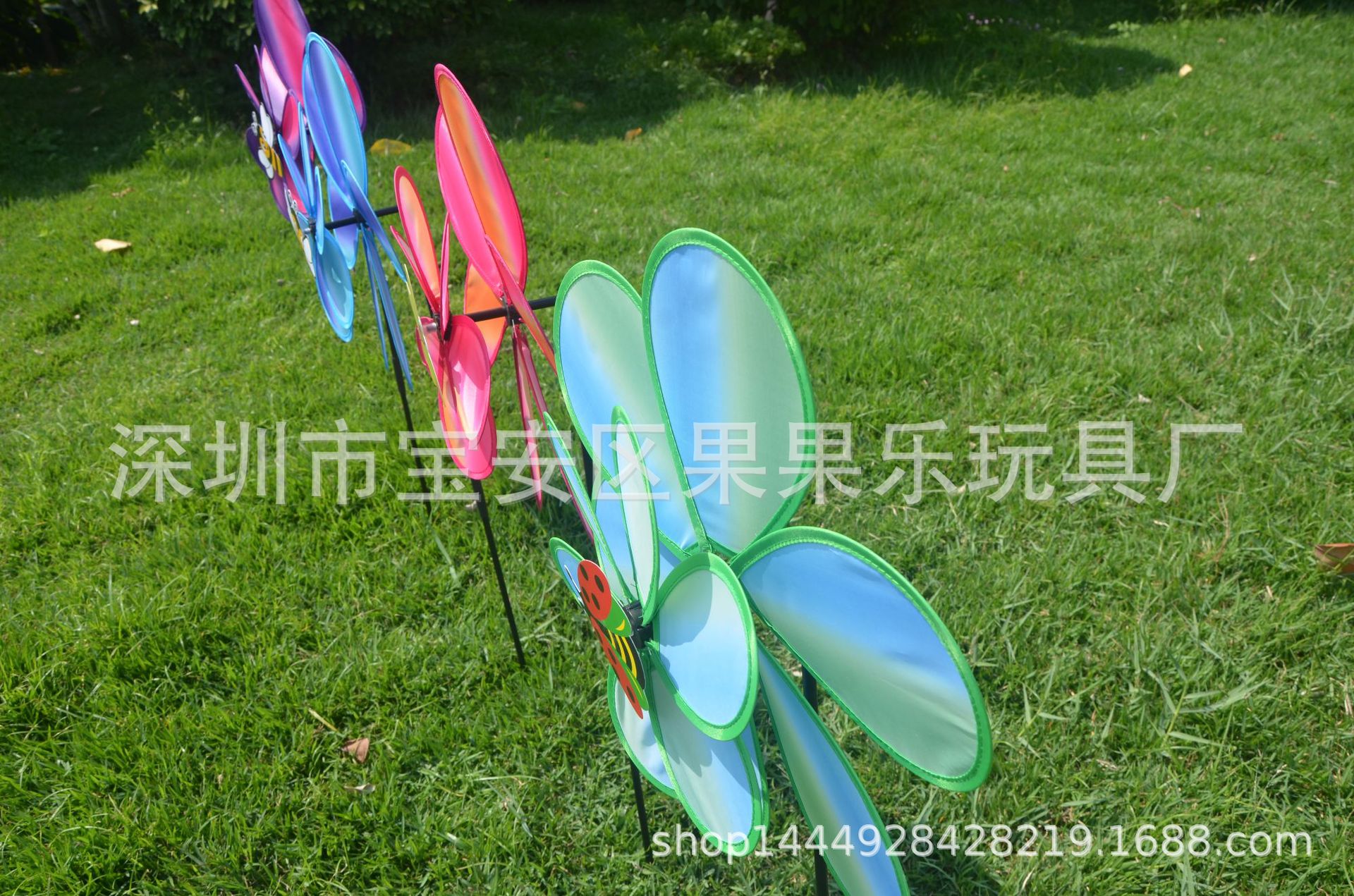 Double-Layer Sequined Windmill Cartoon Colorful Children's Park Stall Night Market Toy Six-Color Cloth Double-Layer Flag Windmill Double-Layer Sequined Windmill Cartoon Colorful Children's Park Stall Night Market Toy Six-Color Cloth Double-Layer Flag Windmill