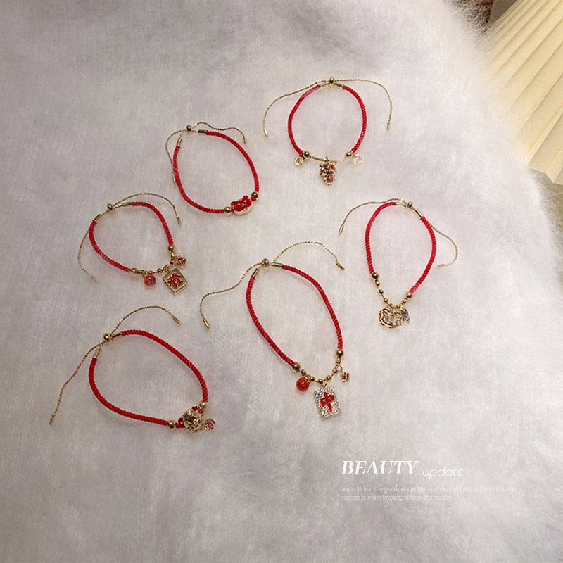2021 New Year of the Year of the Tiger Red Rope Bracelet Female Woven Hand Strap Couple Fortune Red Chinese New Year Bracelet Female