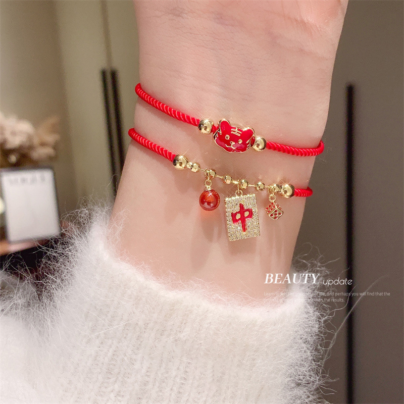 2021 New Year of the Year of the Tiger Red Rope Bracelet Female Woven Hand Strap Couple Fortune Red Chinese New Year Bracelet Female 2021 New Year of the Year of the Tiger Red Rope Bracelet Female Woven Hand Strap Couple Fortune Red Chinese New Year Bracelet Female