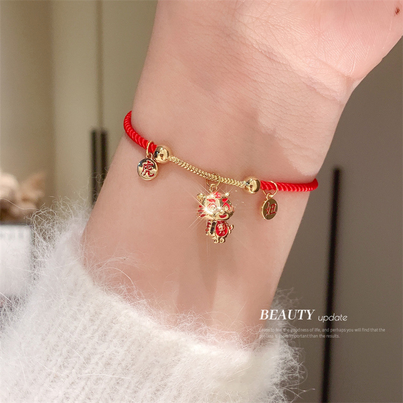 2021 New Year of the Year of the Tiger Red Rope Bracelet Female Woven Hand Strap Couple Fortune Red Chinese New Year Bracelet Female 2021 New Year of the Year of the Tiger Red Rope Bracelet Female Woven Hand Strap Couple Fortune Red Chinese New Year Bracelet Female