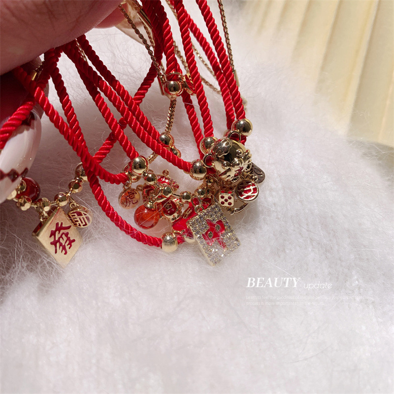 2021 New Year of the Year of the Tiger Red Rope Bracelet Female Woven Hand Strap Couple Fortune Red Chinese New Year Bracelet Female 2021 New Year of the Year of the Tiger Red Rope Bracelet Female Woven Hand Strap Couple Fortune Red Chinese New Year Bracelet Female