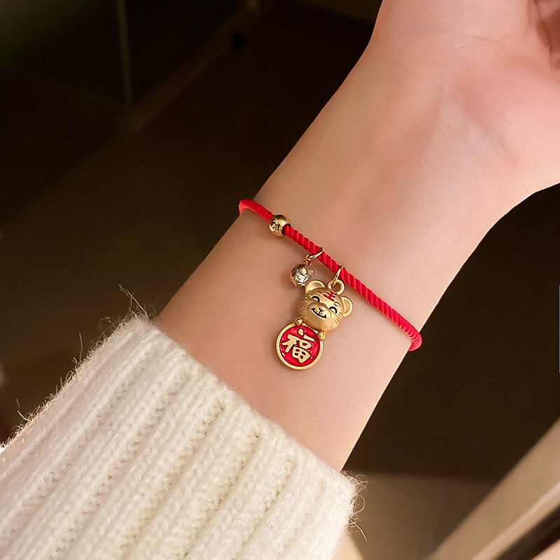 2021 New Year of the Year of the Tiger Red Rope Bracelet Female Woven Hand Strap Couple Fortune Red Chinese New Year Bracelet Female 2021 New Year of the Year of the Tiger Red Rope Bracelet Female Woven Hand Strap Couple Fortune Red Chinese New Year Bracelet Female