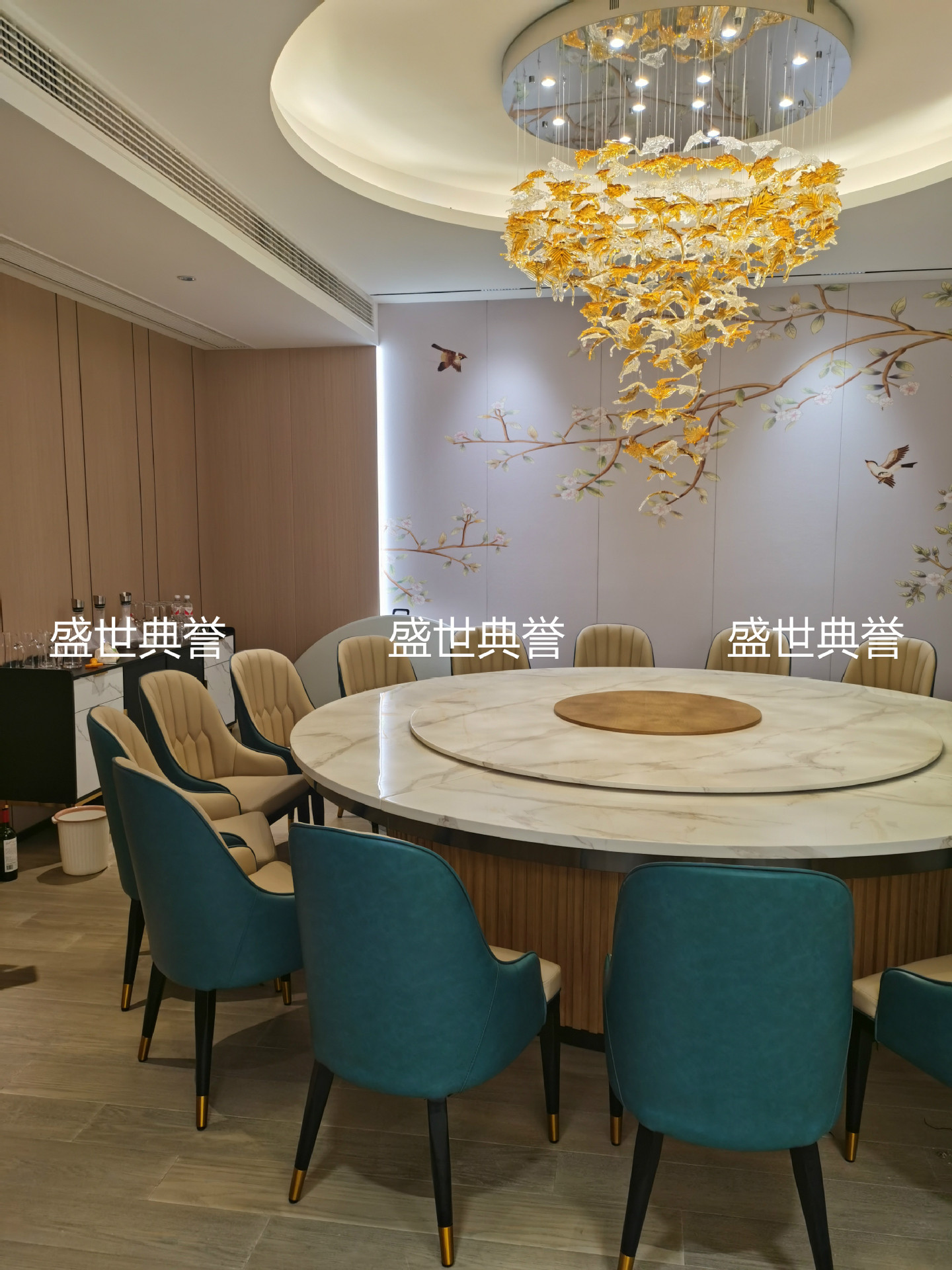 Hotel Modern Light Luxury Dining Table and Chair Seafood Restaurant Simple Creative Chair Club Metal Pineapple Chair
