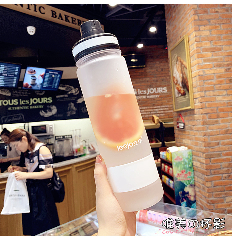 Large Capacity Frosted Plastic Water Cup Sports Fitness Bottle Male and Female Students Military Training Portable Cup Large Capacity Frosted Plastic Water Cup Sports Fitness Bottle Male and Female Students Military Training Portable Cup