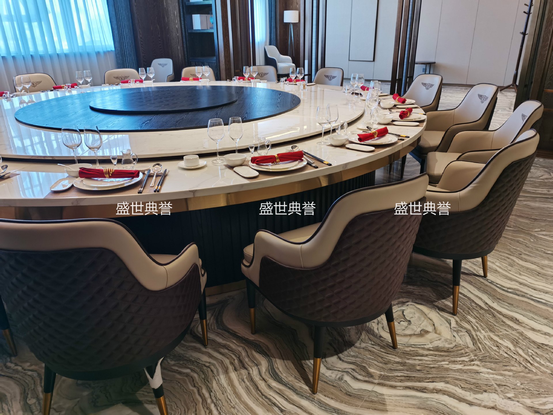 Hotel Solid Wood Electric Dining Table and Chair Customized Restaurant Box Solid Wood Chair High-End Club Bentley Chair Hotel Solid Wood Electric Dining Table and Chair Customized Restaurant Box Solid Wood Chair High-End Club Bentley Chair