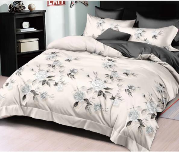 Hot Four-Piece Bedding Set Printing Fashion Set Quilt Cover Bed Sheet and Pillowcase