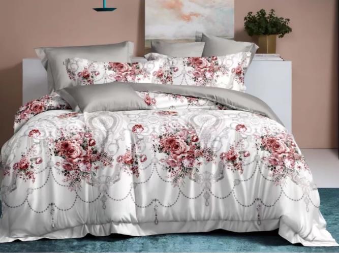 Hot Four-Piece Bedding Set Printing Fashion Set Quilt Cover Bed Sheet and Pillowcase