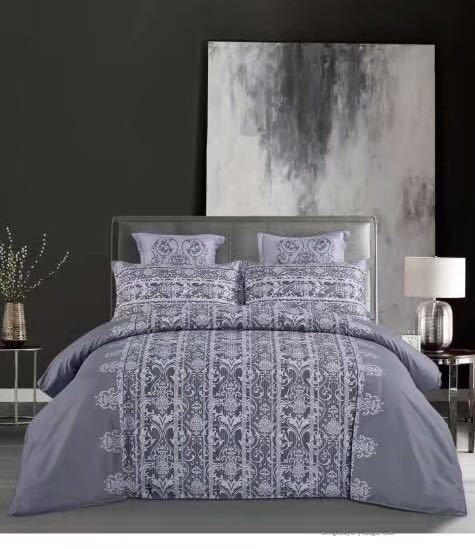 European-Style Four-Piece Bedding Set with Simple European Patterns Can Be Customized