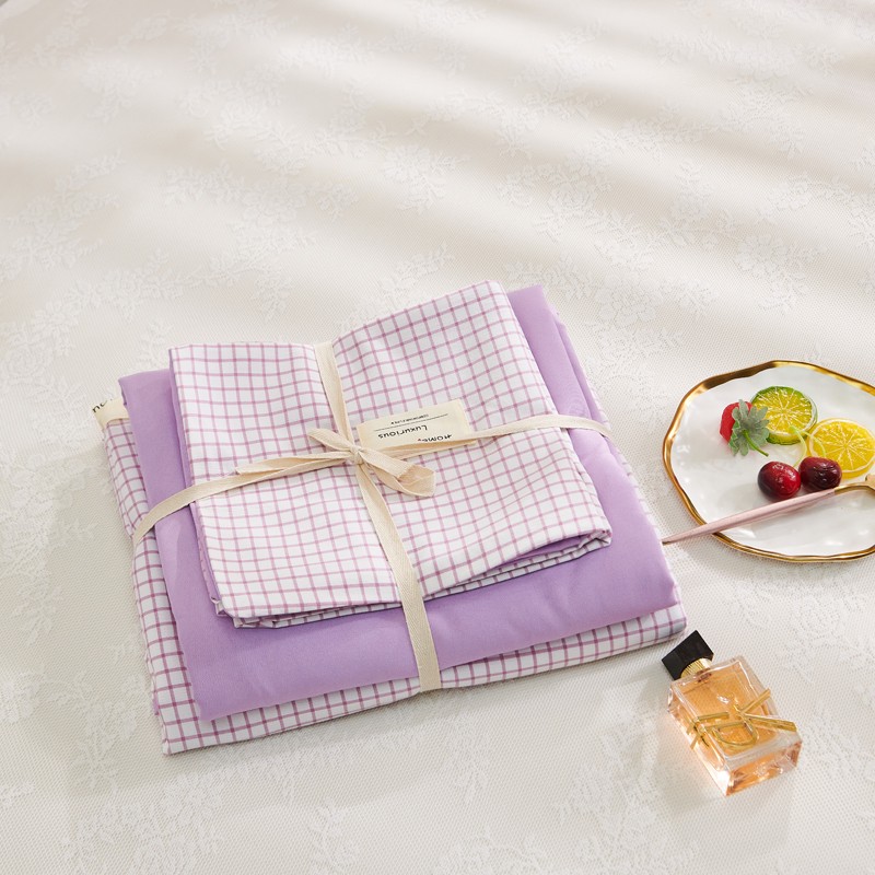 Nordic Four-Piece Bedding Set Simple Plaid Quilt Cover Bed Sheet and Pillowcase Washed Cotton Nordic Four-Piece Bedding Set Simple Plaid Quilt Cover Bed Sheet and Pillowcase Washed Cotton