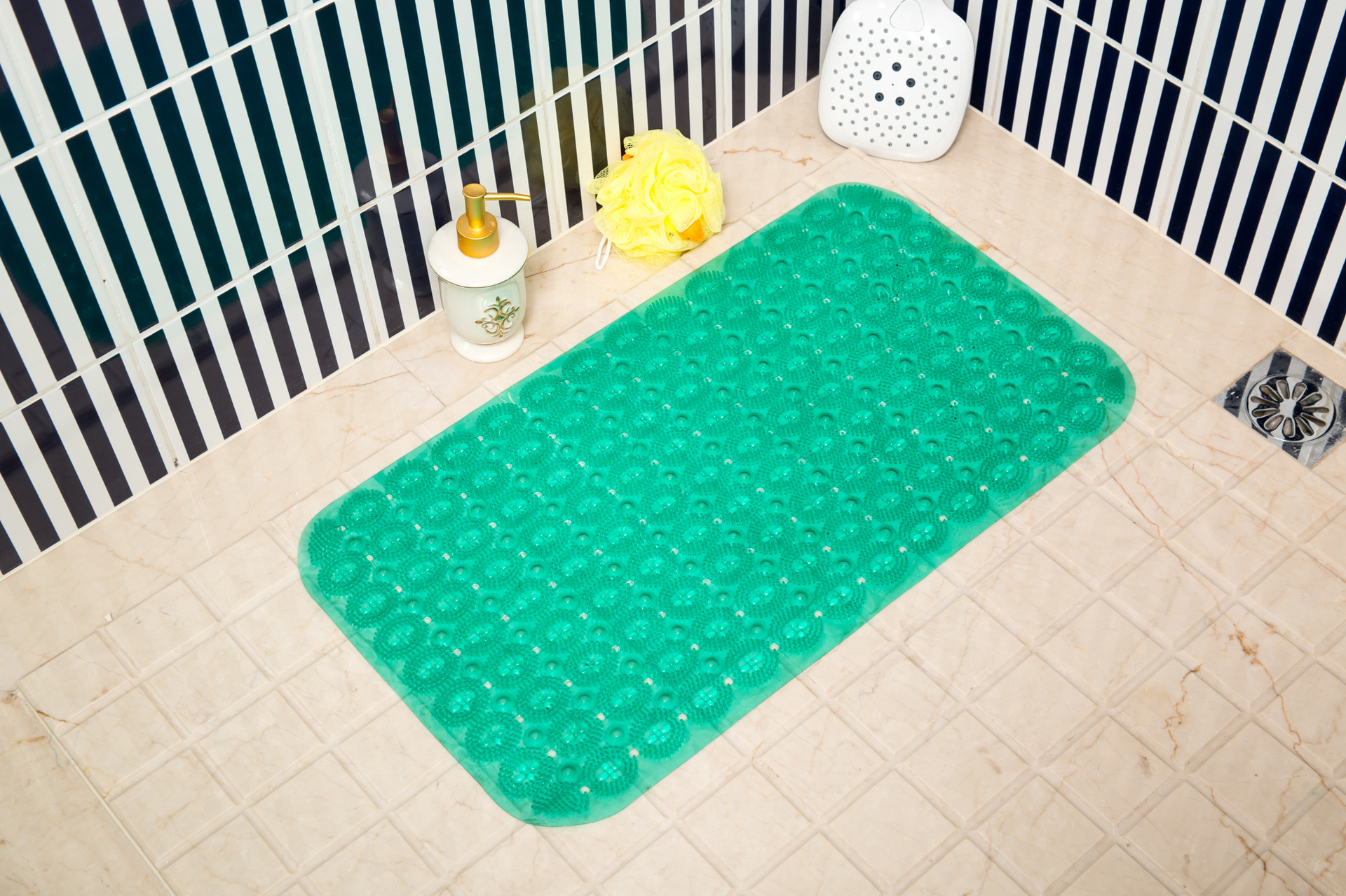 Creative design bathroom silicone non - slip pad small bath bath waterproof pad son pad manufacturers feel approved