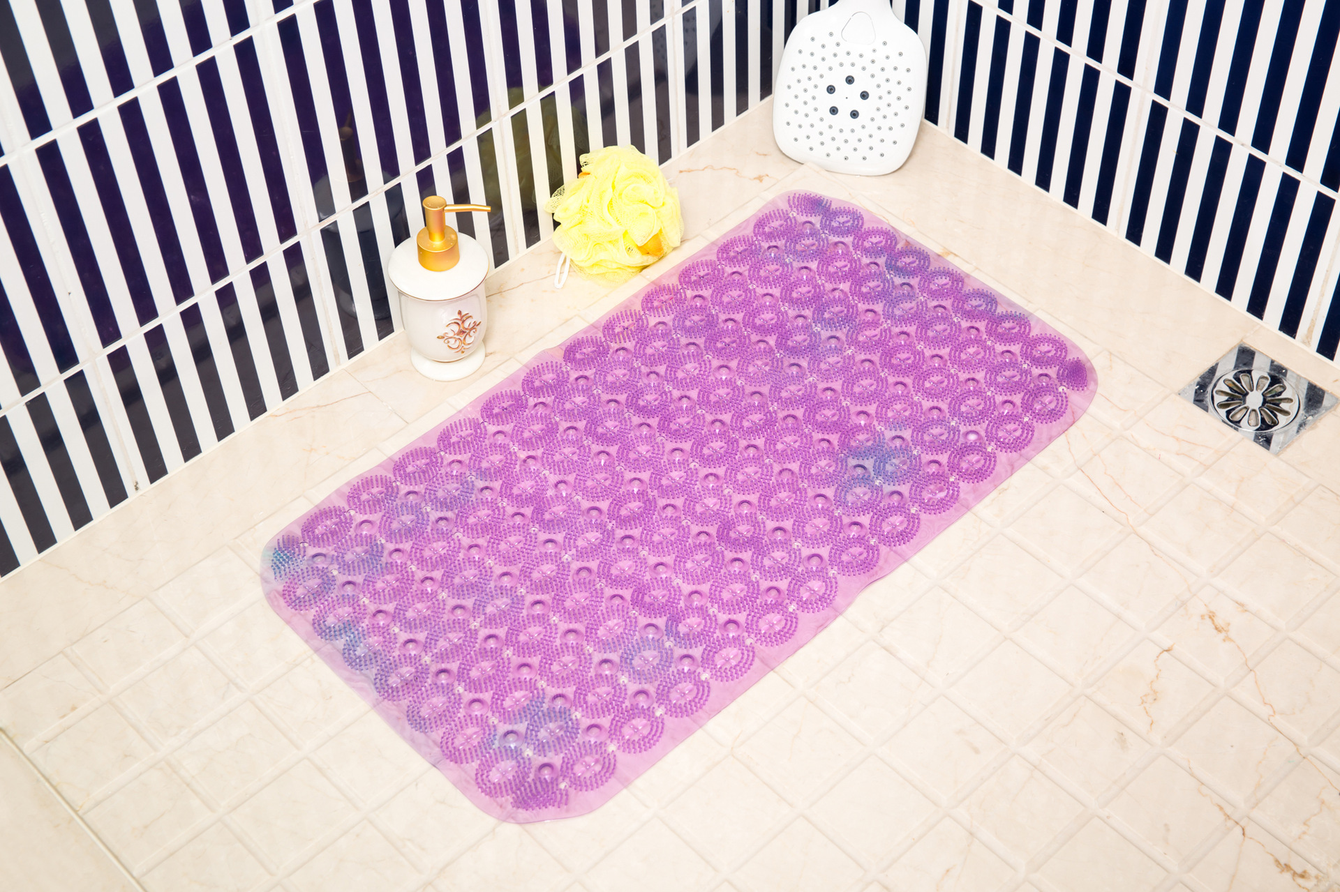 Creative design bathroom silicone non - slip pad small bath bath waterproof pad son pad manufacturers feel approved