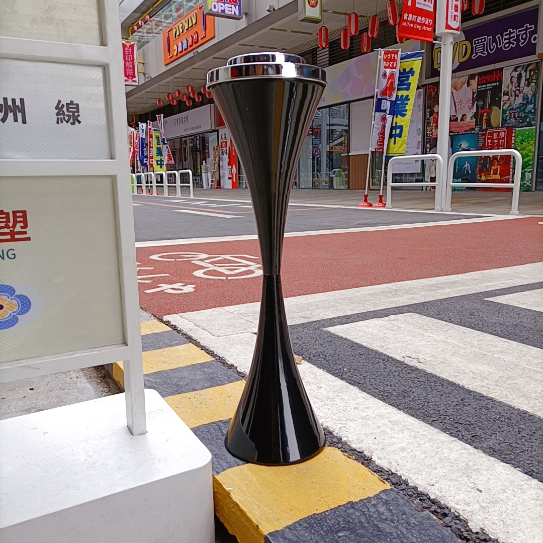 Floor Toilet Ashtray Vertical with Lid Creative Personalized Fashion Elevator KTV Toilet Living Room Ashtray