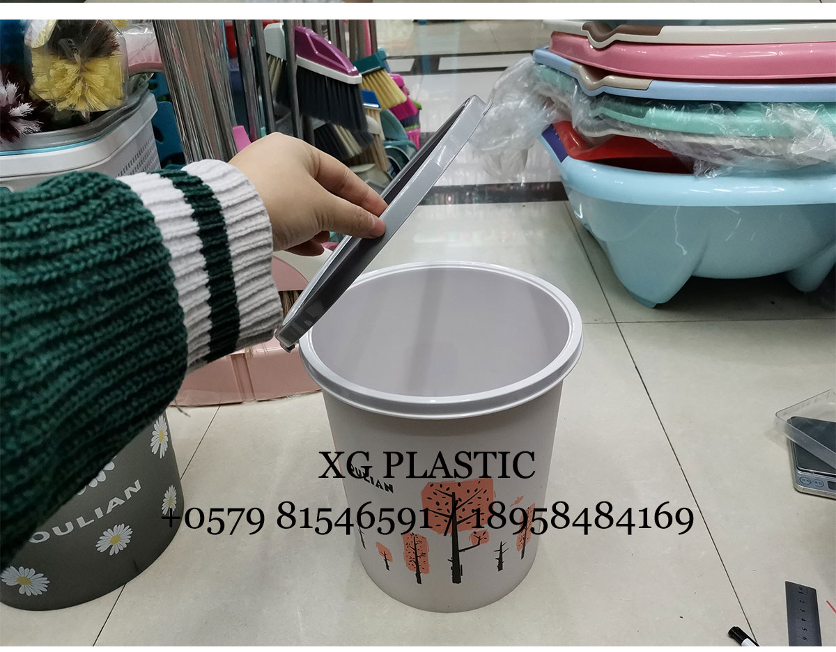 Trash Can Fashion New Arrival Plastic Dustbin Cartoon Pattern Rubbish Can Student Household Dormitory Essential Trash Can Fashion New Arrival Plastic Dustbin Cartoon Pattern Rubbish Can Student Household Dormitory Essential