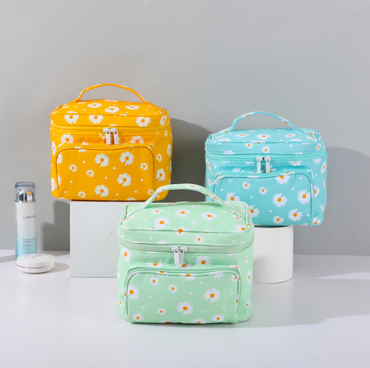 2020 New Korean Style Little Daisy Printing Storage Bag Plain Large Capacity Portable Portable Toiletry Bag Female Cosmetic Bag