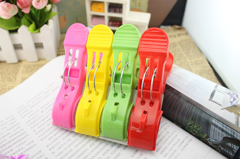 Plastic clip color 4 big clothes clamping clothes drying clip air drying sandwich quilt quilt clamping 2 yuan store