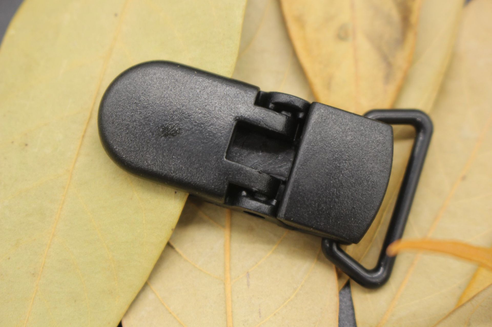 Fork Anti-Drop Clip Environmental Protection Plastic Clip Suspender Pants Strap Clip