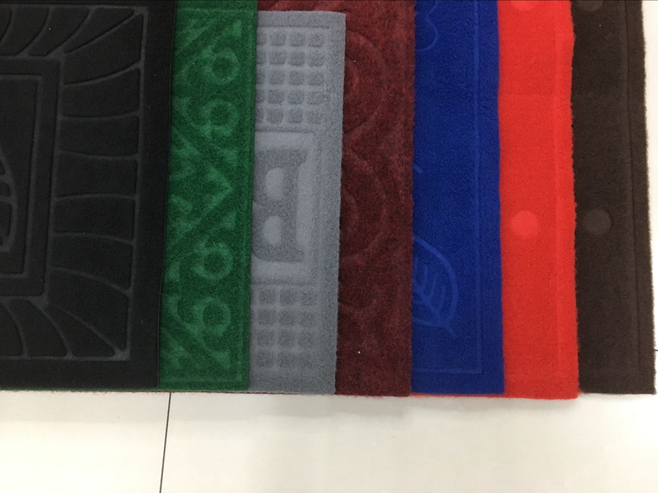 58*88cm PVC embossed mat absorbent non-slip mat door mat foot mat household mat brushed mat floor mat 58*88cm PVC embossed mat absorbent non-slip mat door mat foot mat household mat brushed mat floor mat