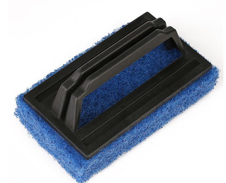 Scrub the kitchen with a sand wash pan with a handle to clean the cleaning brush. Scrub the kitchen with a sand wash pan with a handle to clean the cleaning brush.