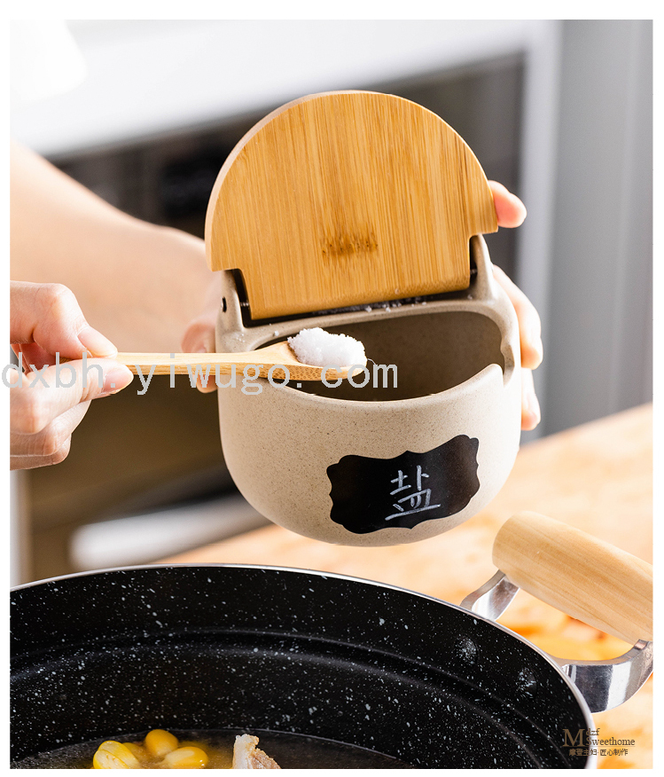 Japanese Bamboo Wood Pottery Clay Seasoning Jar Seasoning Box Creative Ceramic Seasoning Jar Seasoning Bottle Salt Jar Japanese Bamboo Wood Pottery Clay Seasoning Jar Seasoning Box Creative Ceramic Seasoning Jar Seasoning Bottle Salt Jar