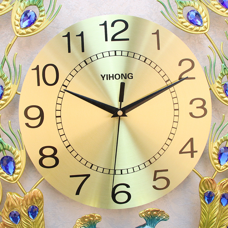 Yihong clock wall clock craft clock craft wall clock Art clock iron clock Peacock clock Home decor arts and crafts