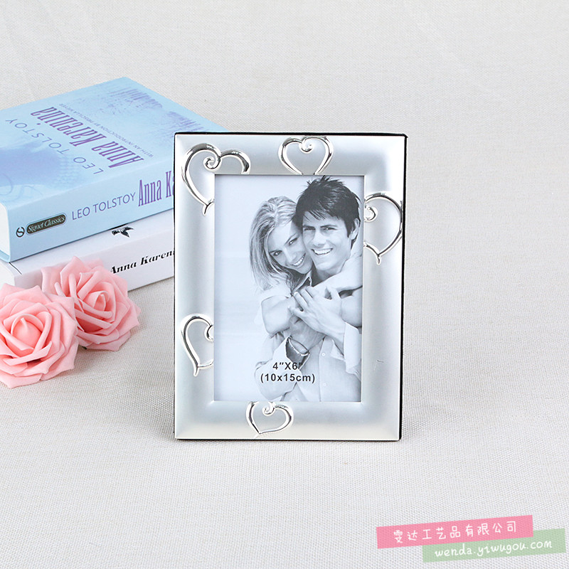 Silver metal frame of modern home decoration luxury fashion simple table photo frame